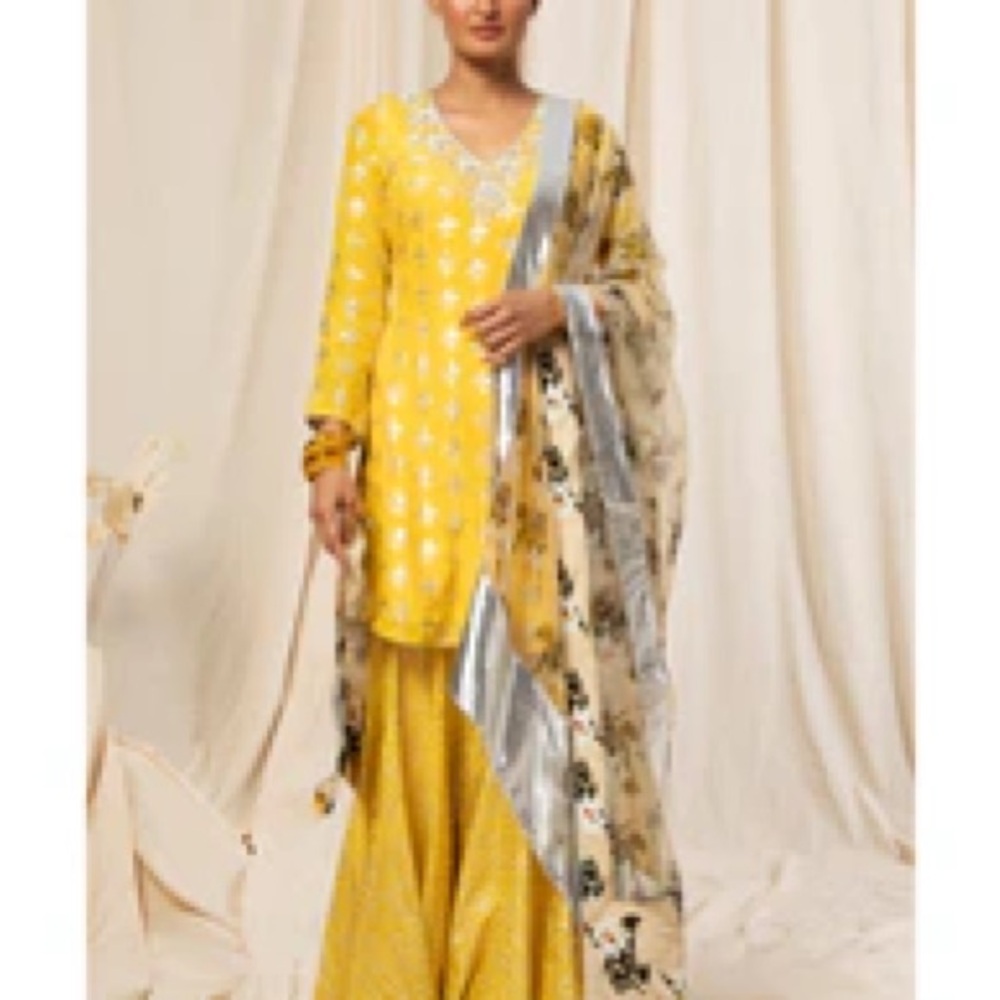 Kynah House of Masaba Lemon Yellow Triangular Flower Sharara Set NWT